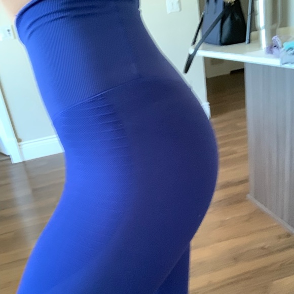 High waist Nike leggings - Picture 2 of 3